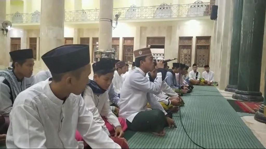LIVE! Takbir Malam Hari Raya Idul Adha 1441 H PP Annuqayah - 30-7-2020.mp4_000292407